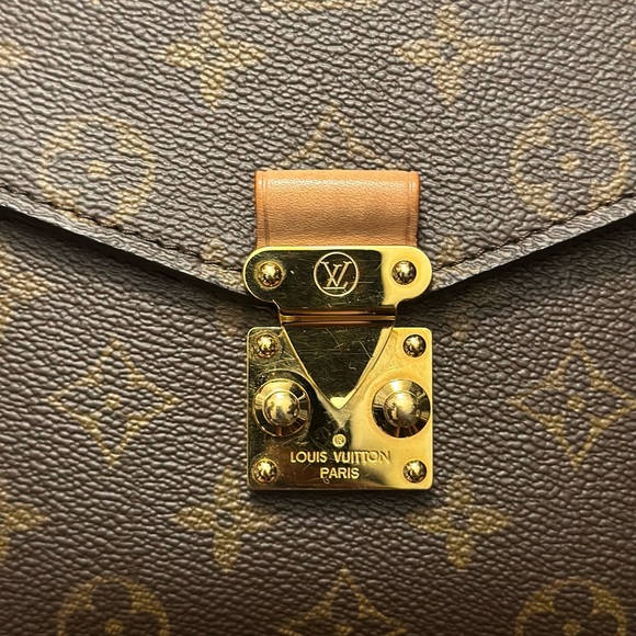 Authentic Louis Vuitton Monogram Pochette Métis - Picture 9 of 16